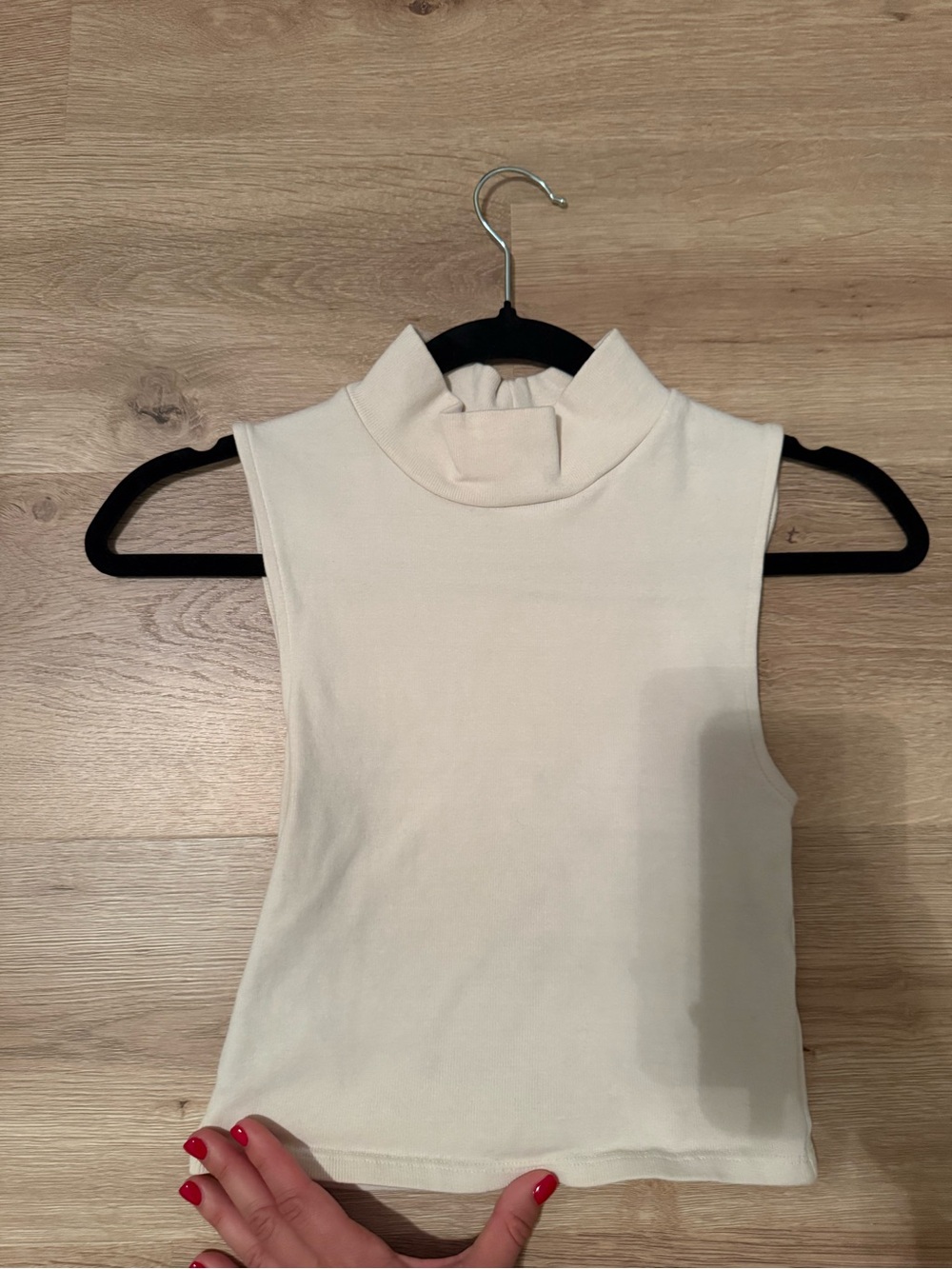 Ara Sleeveless Cream Mockneck Tank